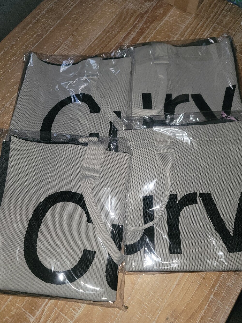 Cuves Two-Tone Tote - Picture 3 of 3